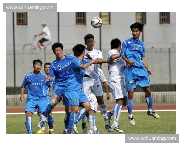 李宁杯大学生足球联赛:打造校园足球新高地,激发青春竞技热情